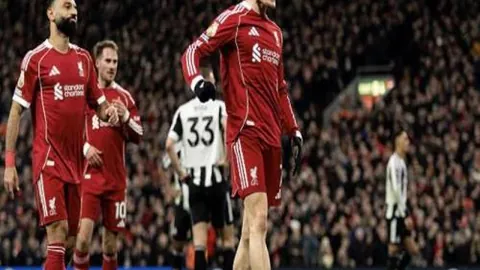 東契奇肯定判罰，克萊復出場上心情波動