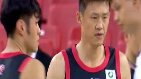 马拉多纳离世案件在阿根廷开庭：7医护人员被指疏忽致其死